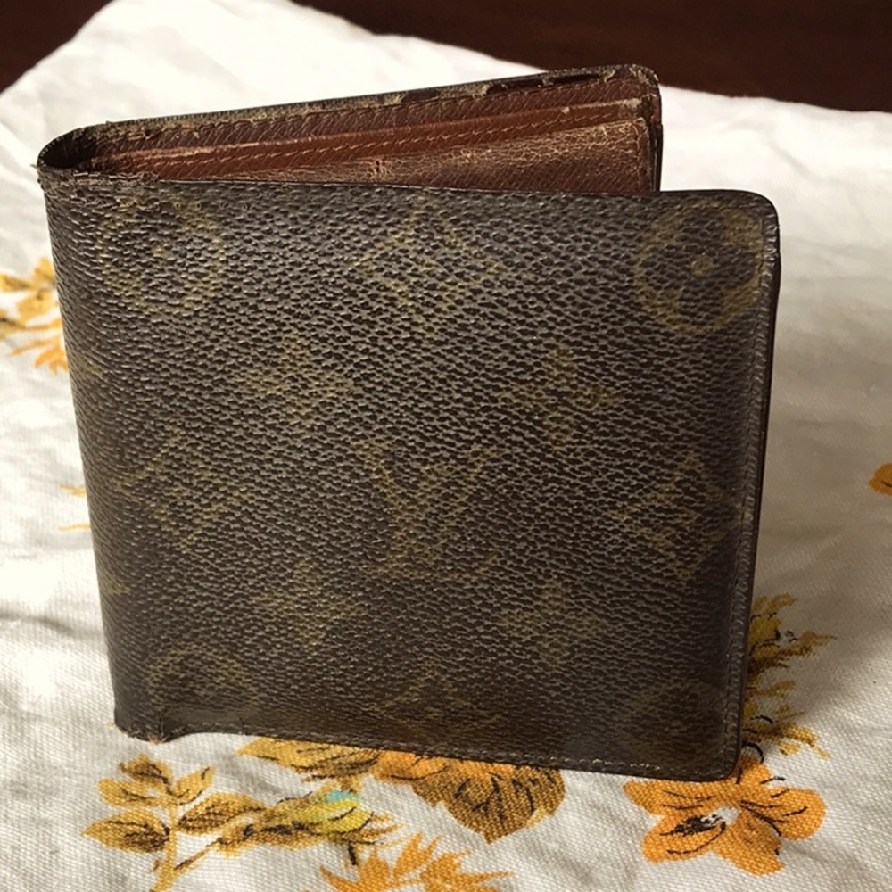 Authentic Louis Vuitton vintage bifold wallet